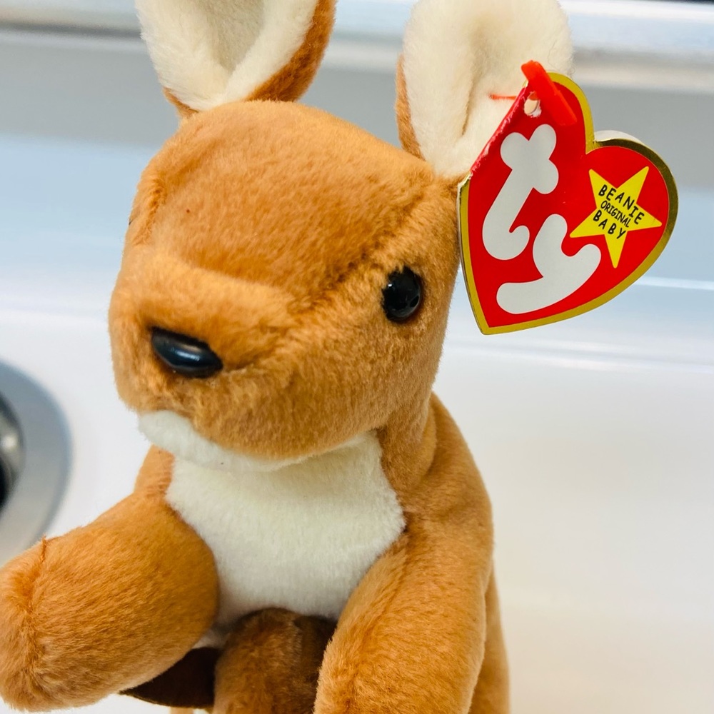 Beanie Babies TY collection “Pouch” 1996 edition birth date November 6, 1996